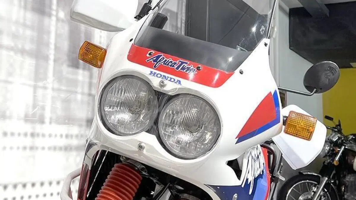 Honda Africa Twin NXR 750 (1990 - 91)  (9)