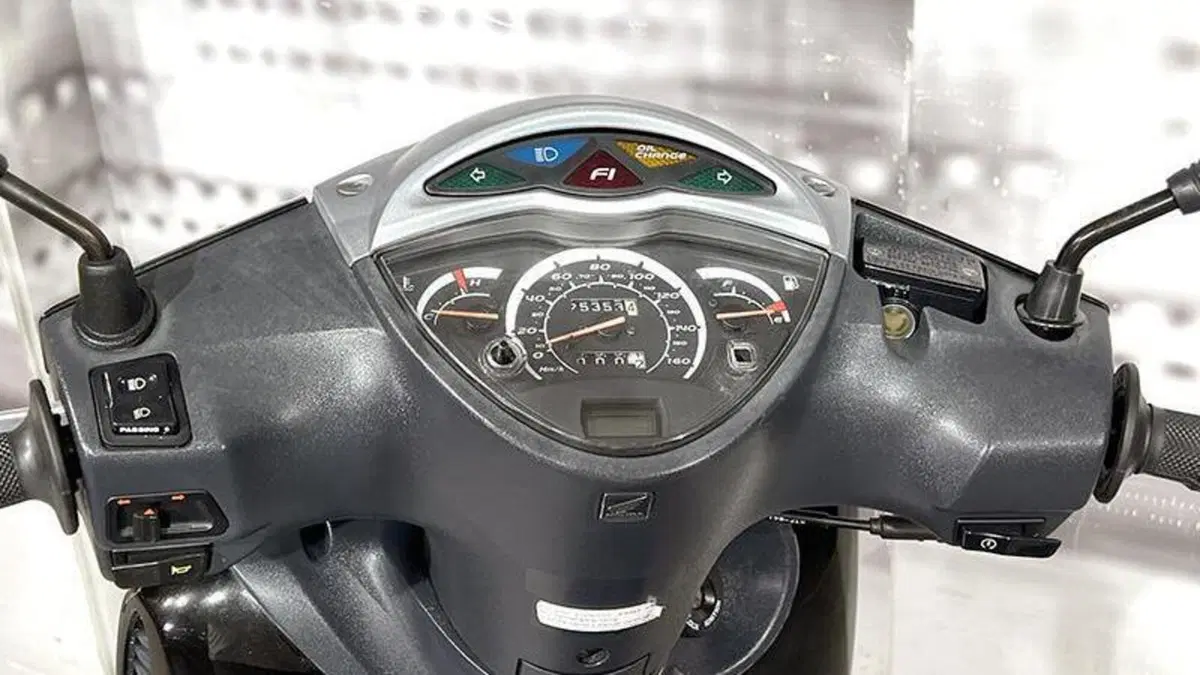 Honda SH 150i (2005 - 08)  (6)