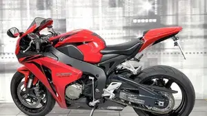 Honda CBR 1000 RR Fireblade (2012 - 16)  (2)