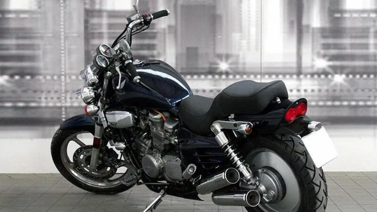 Honda VF 750 C (1985 - 01)  (2)