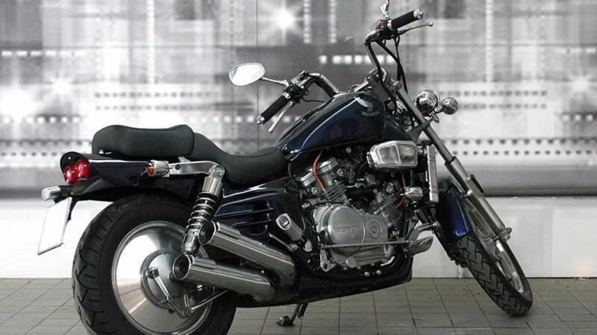 Honda VF 750 C (1985 - 01)  (8)