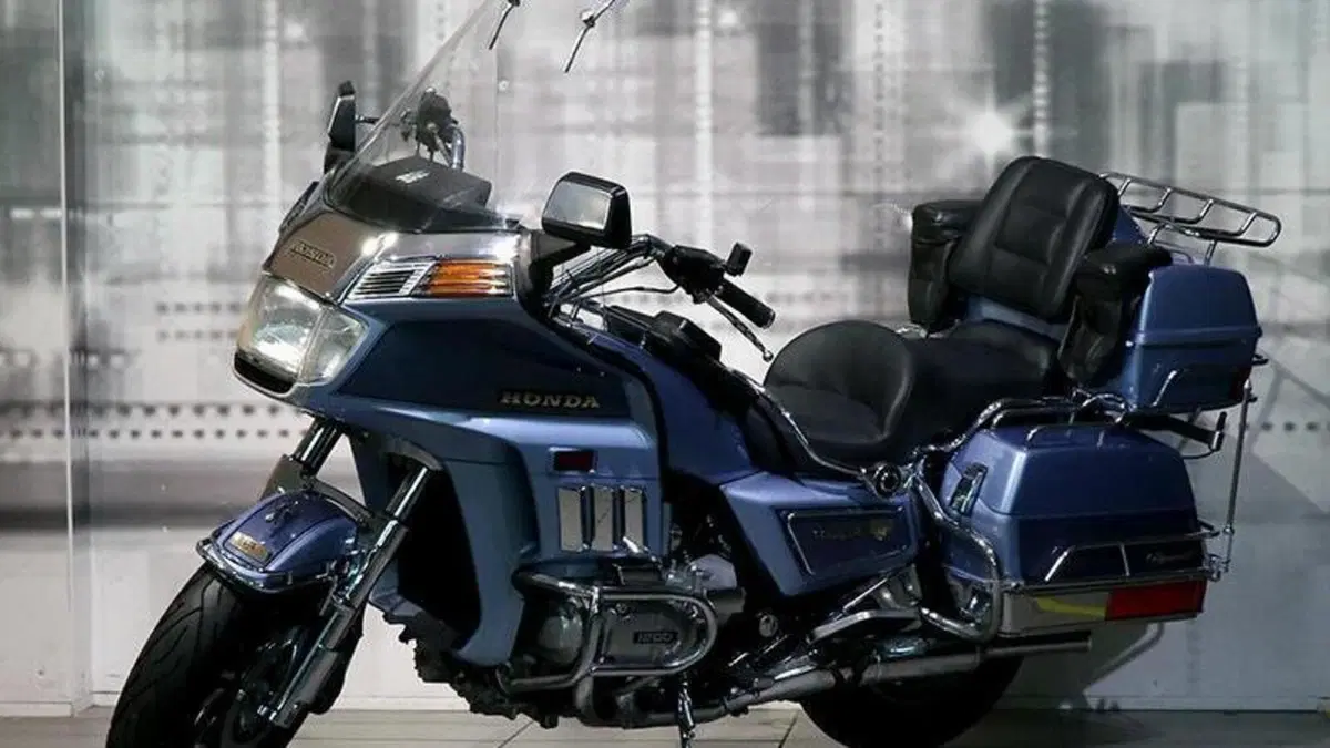 Honda GL 1200 Gold wing  (7)