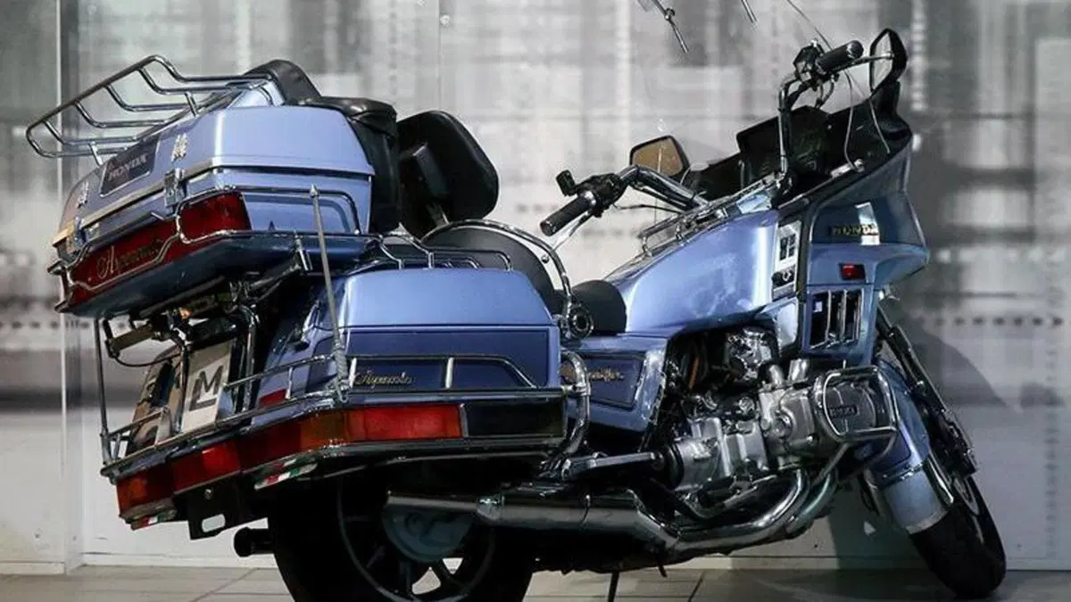 Honda GL 1200 Gold wing  (8)