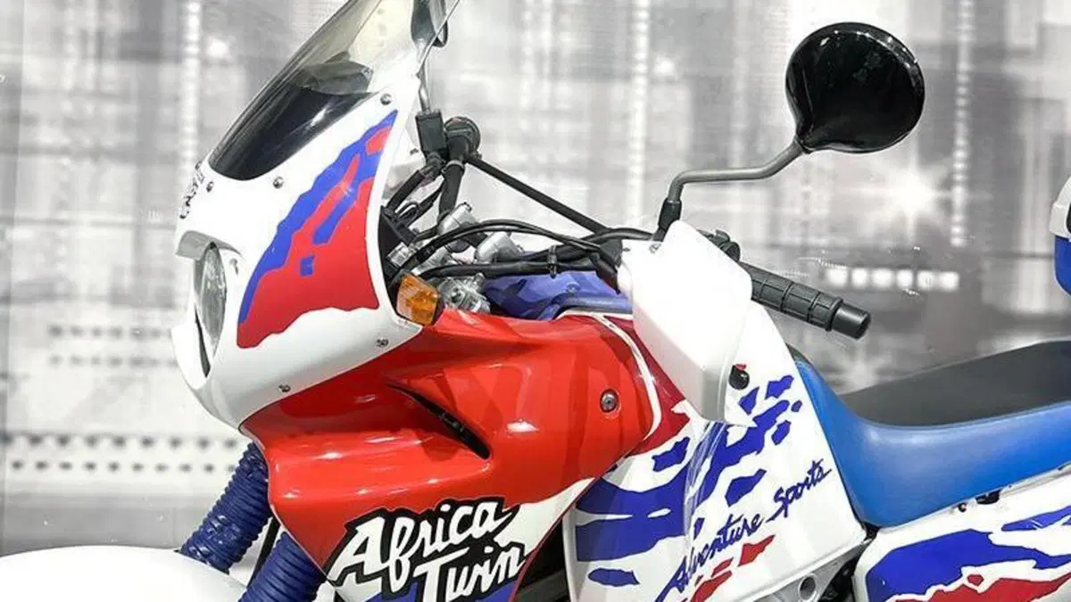 Honda Africa Twin XRV 750 (1993 - 95)  (3)