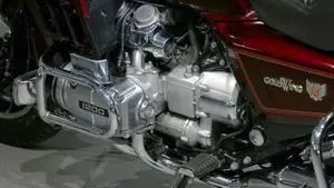Honda GL 1200 Gold wing  (4)