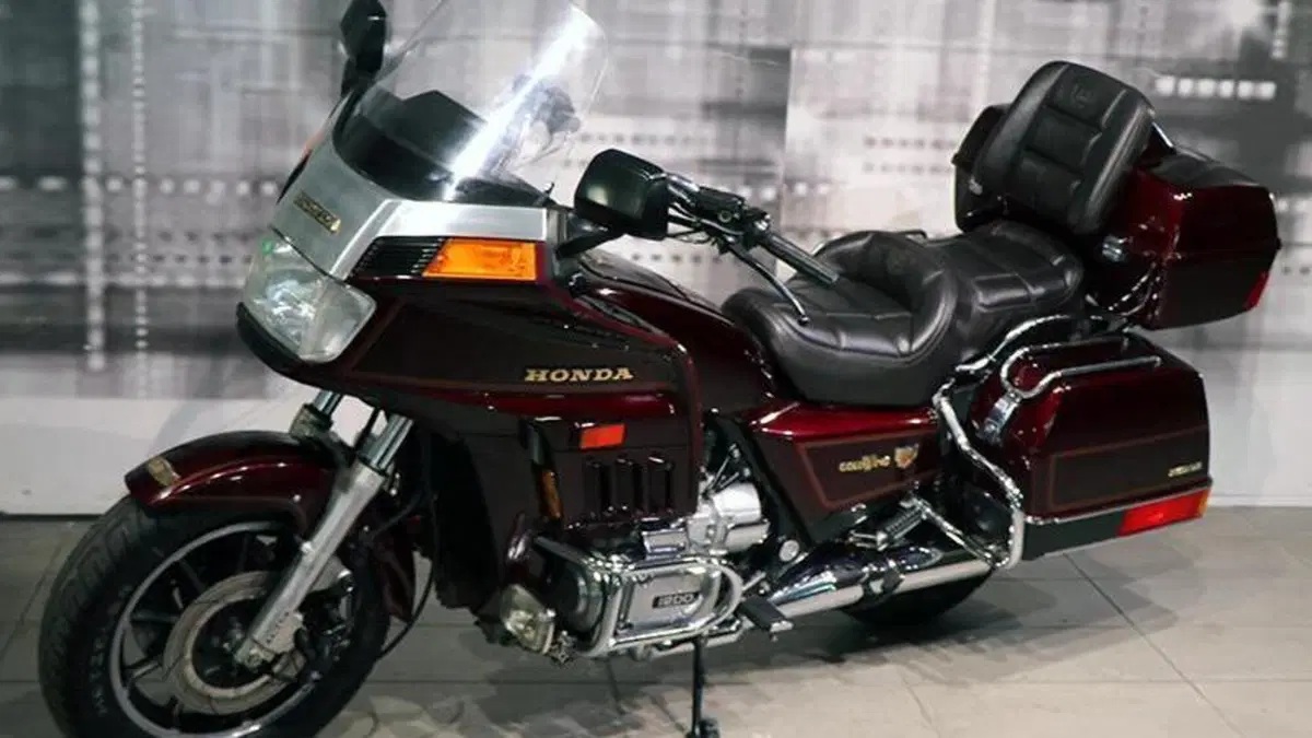 Honda GL 1200 Gold wing  (7)