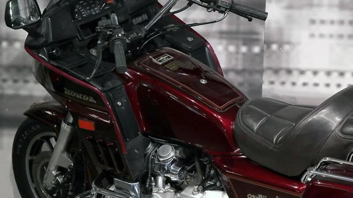 Honda GL 1200 Gold wing  (9)
