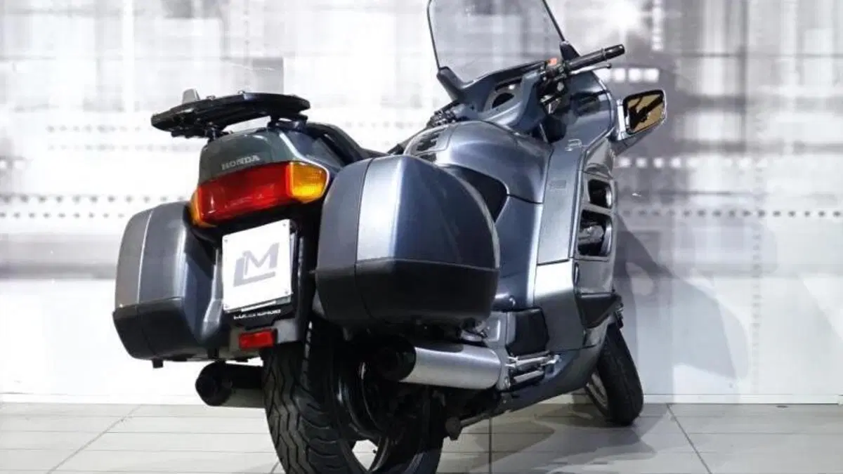 Honda ST 1100 (1990 - 97)  (8)