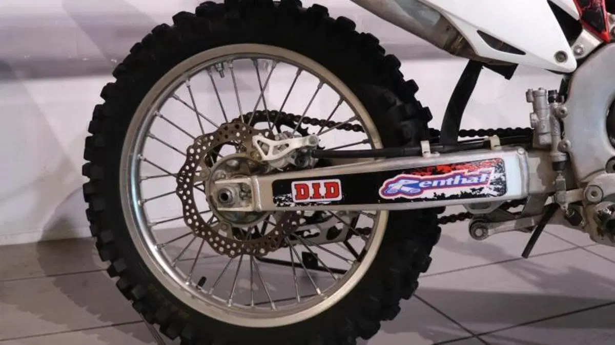 Honda CRF 450R (2010 - 11)  (4)