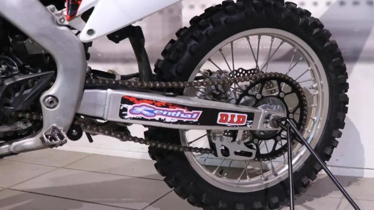 Honda CRF 450R (2010 - 11)  (5)