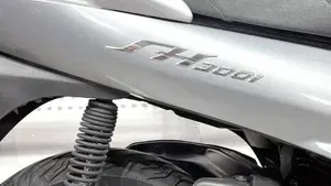 Honda SH 300 i (2006 - 10)  (3)
