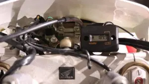 Honda CRF 450R (2010 - 11)  (6)