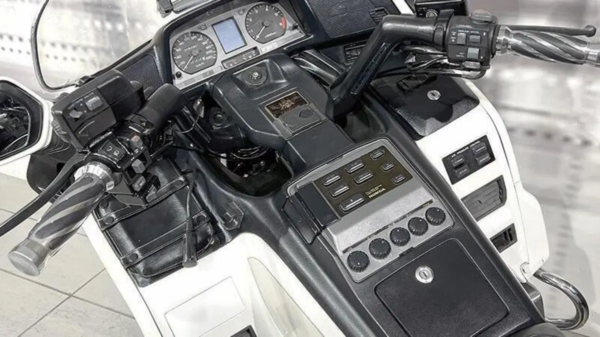 Honda GL 1500 Gold Wing (1994 - 99)  (6)