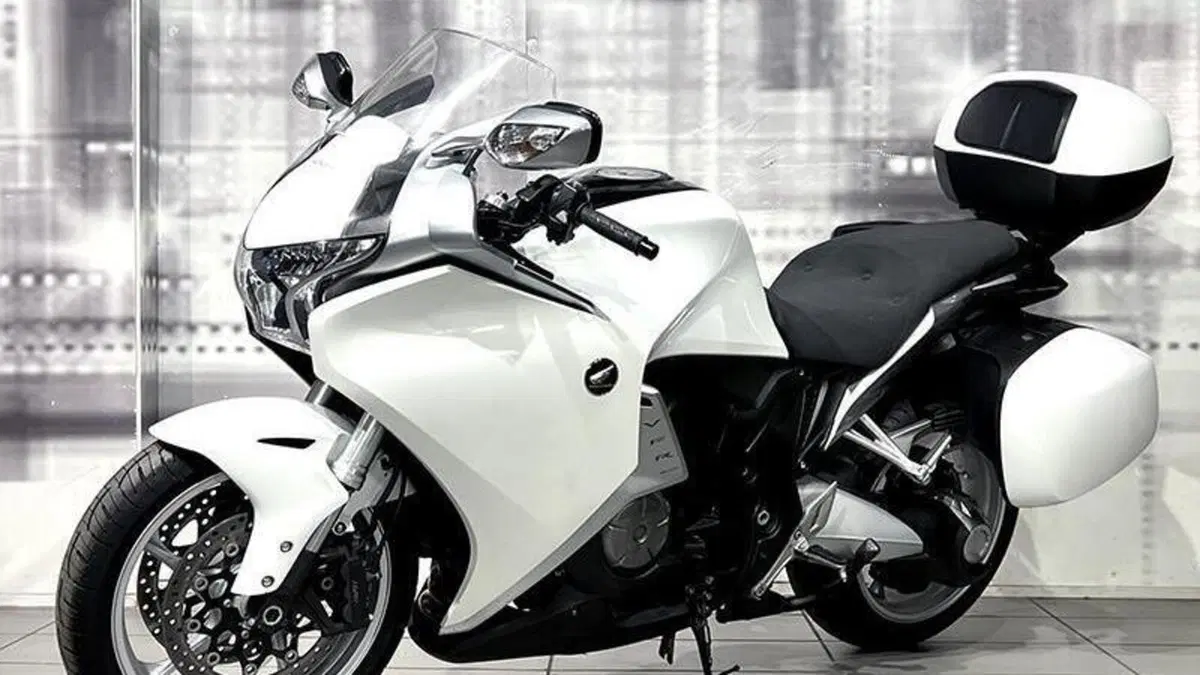 Honda VFR 1200 F ABS (2009 - 16)  (7)