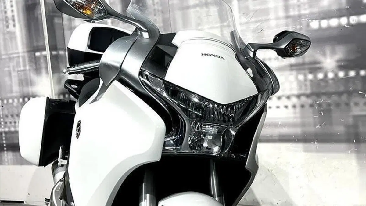 Honda VFR 1200 F ABS (2009 - 16)  (9)
