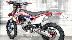 Honda CRF 250R (2018)  (2)