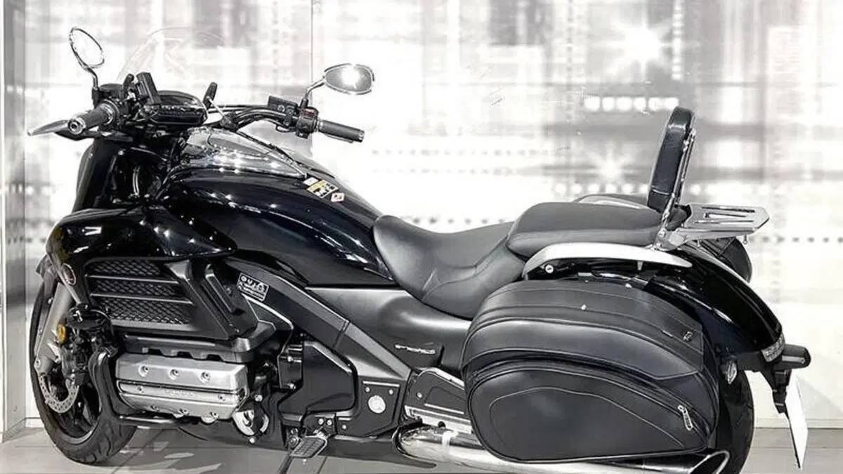 Honda GL 1800 F6C ABS (2014 - 16)  (2)
