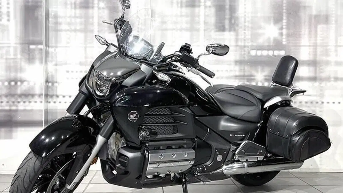 Honda GL 1800 F6C ABS (2014 - 16)  (6)