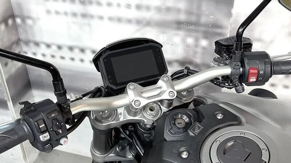 Honda CB 1000 R (2021 - 25)  (6)