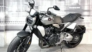 Honda CB 1000 R (2021 - 25)  (7)