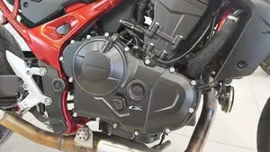 Honda CB 750 Hornet (2025)  (2)