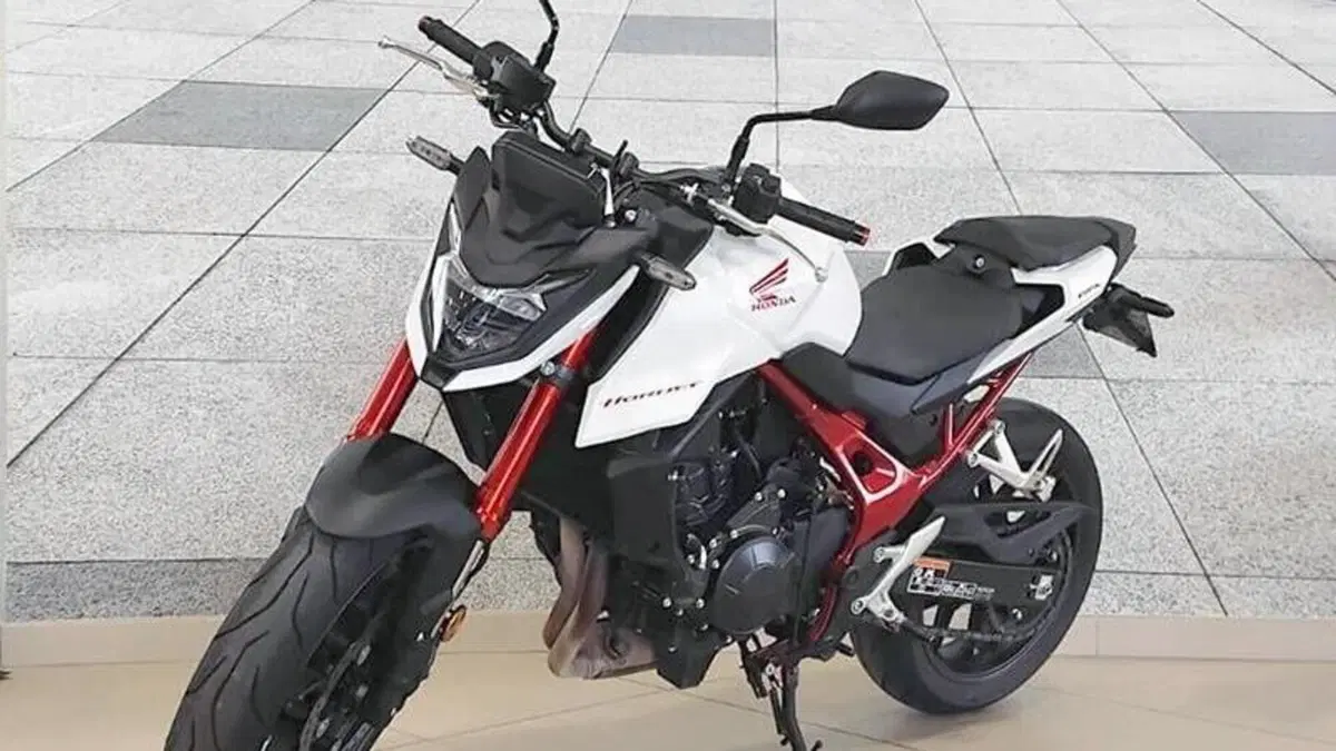 Honda CB 750 Hornet (2025)  (5)