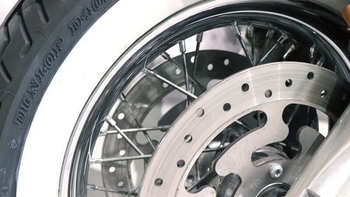 Harley-Davidson 1584 Road King (2006 - 07) - FLHR  (9)