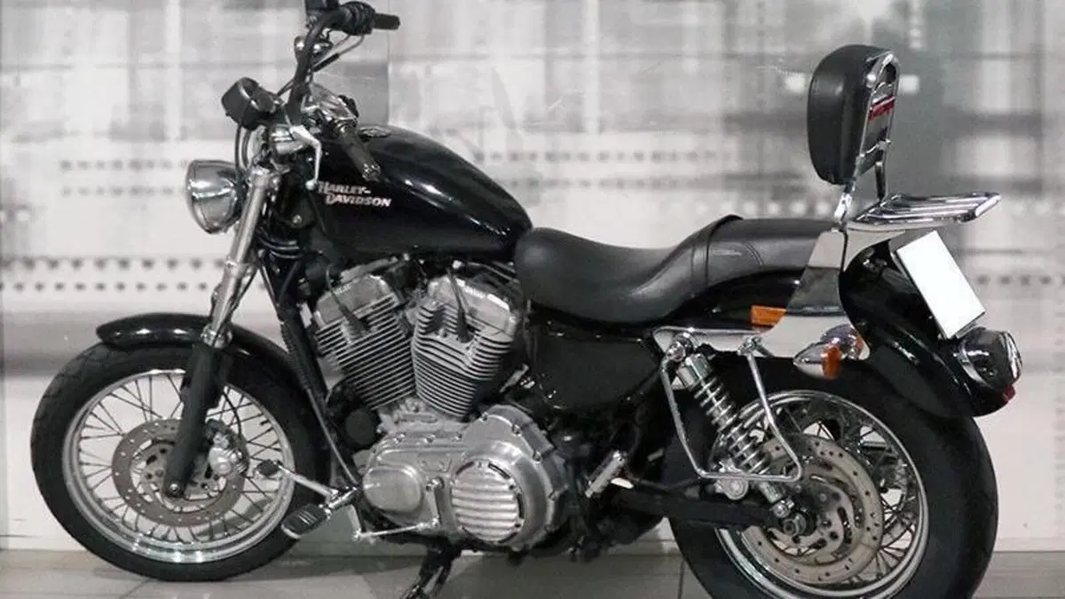 Harley-Davidson 883 (2006 - 07) - XL  (2)