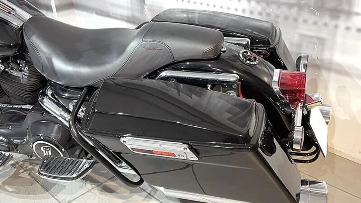 Harley-Davidson 1450 Electra Glide Standard (1999 - 00) - FLHT  (3)