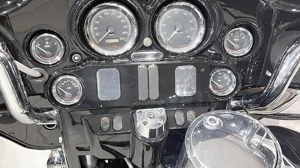 Harley-Davidson 1450 Electra Glide Standard (1999 - 00) - FLHT  (6)