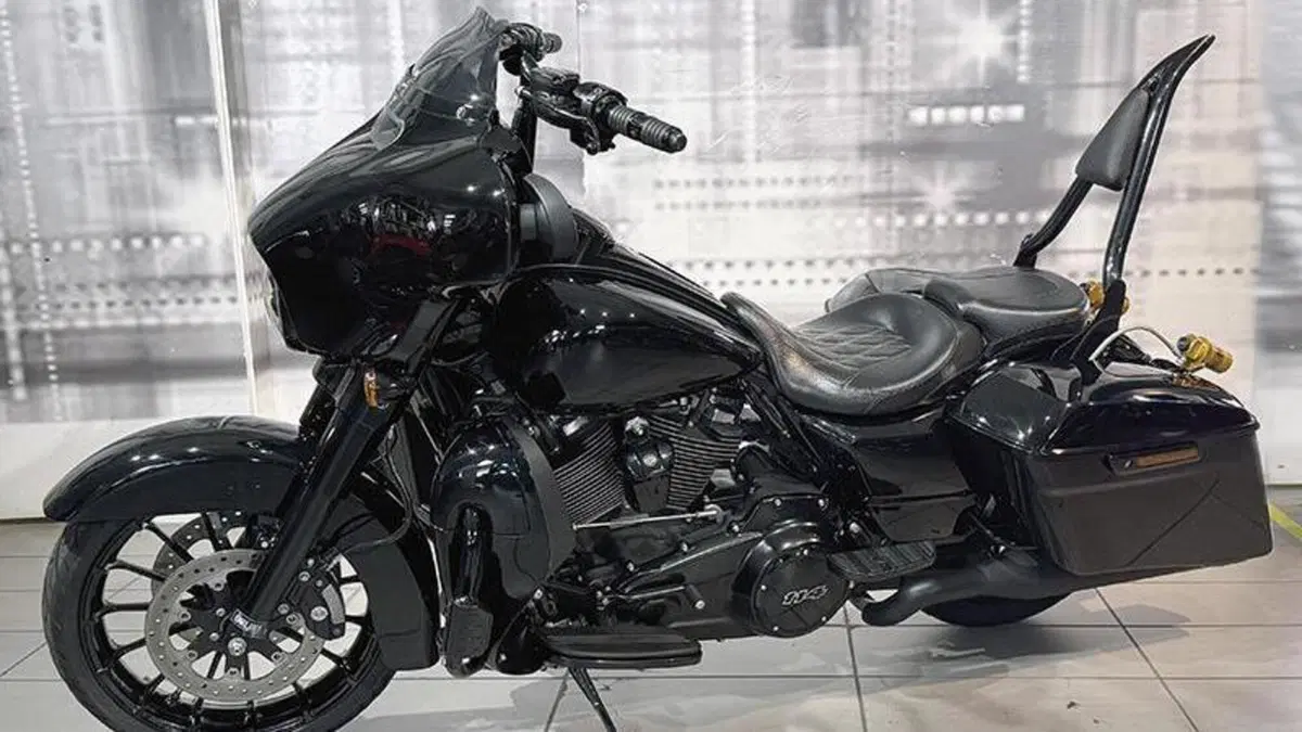 Harley-Davidson 114 Street Glide Special (2019 - 20) - FLHXS  (7)