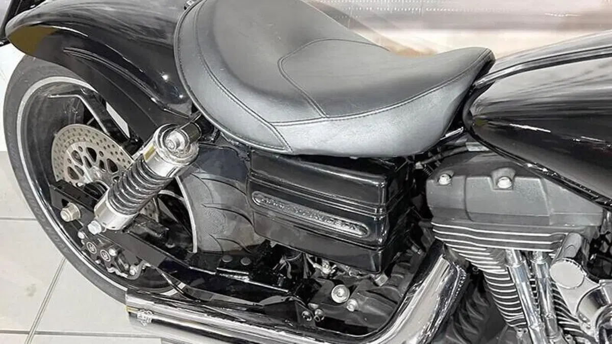 Harley-Davidson 1584 Street Bob (2007) - FXDB  (4)