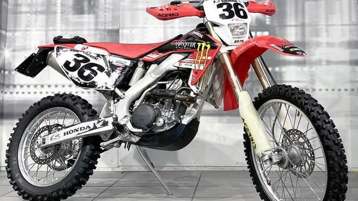 HM CRF 250 X Motard (2004)  