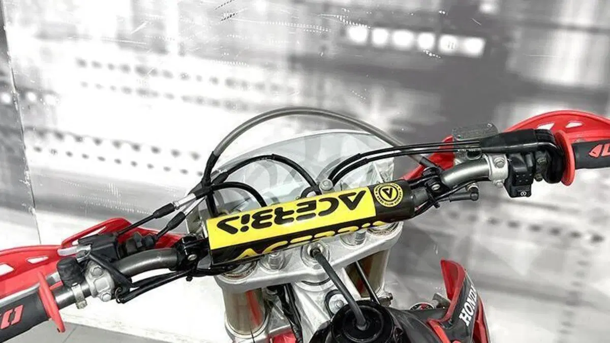HM CRF 250 X Motard (2004)   (5)