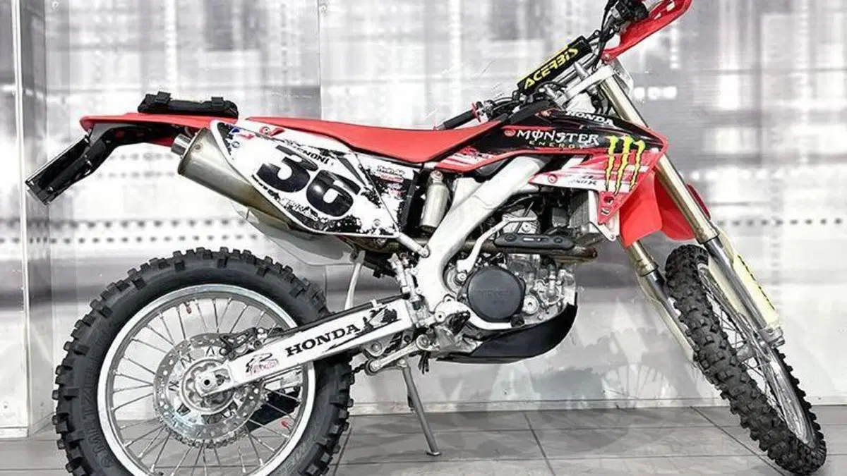 HM CRF 250 X Motard (2004)   (7)