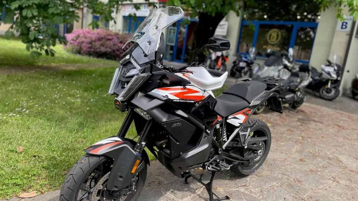 KTM 1390 Super Adventure S EVO (2026)  (2)