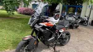 KTM 1390 Super Adventure S EVO (2026)  (2)