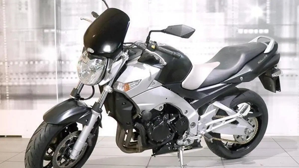 Suzuki GSR 600 (2006 - 11)  (3)