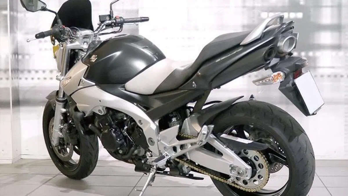 Suzuki GSR 600 (2006 - 11)  (4)