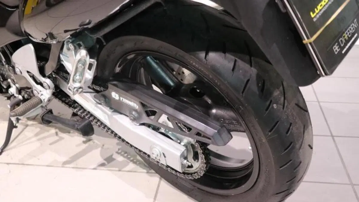 Suzuki GSX 750 F (1999 - 06)  (5)