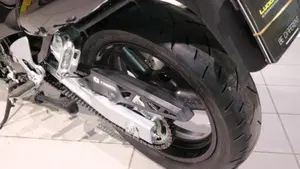 Suzuki GSX 750 F (1999 - 06)  (5)