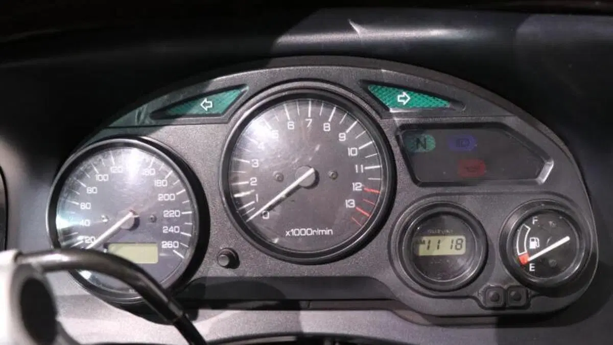 Suzuki GSX 750 F (1999 - 06)  (6)