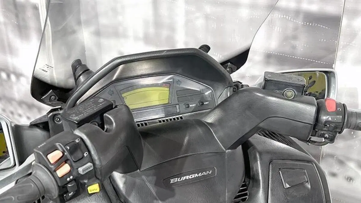 Suzuki Burgman AN 650 (2002 - 03)  (6)