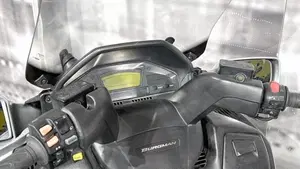 Suzuki Burgman AN 650 (2002 - 03)  (6)