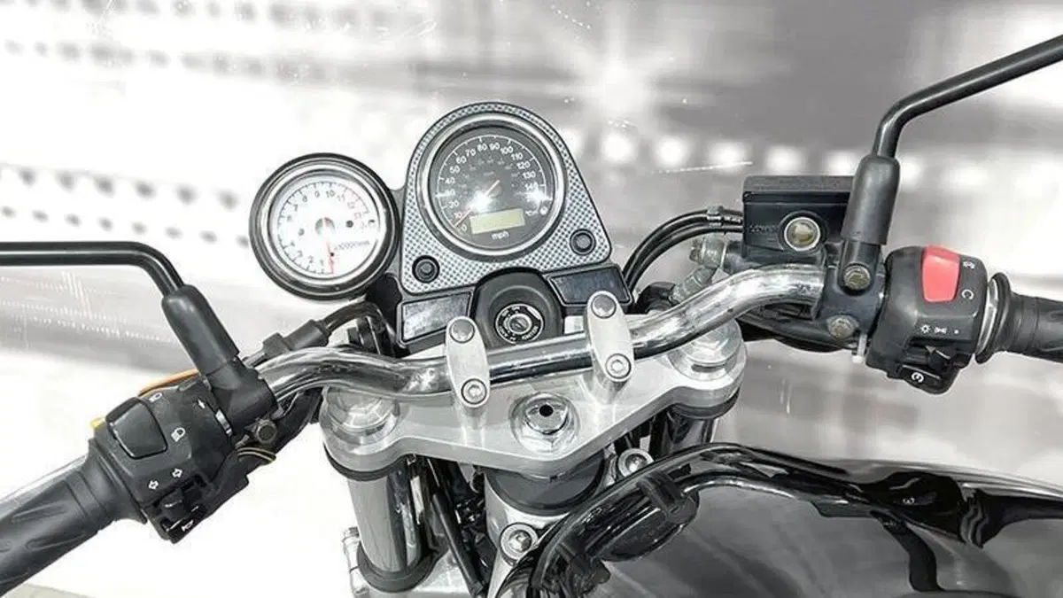 Suzuki SV 650 (1999 - 02)  (5)