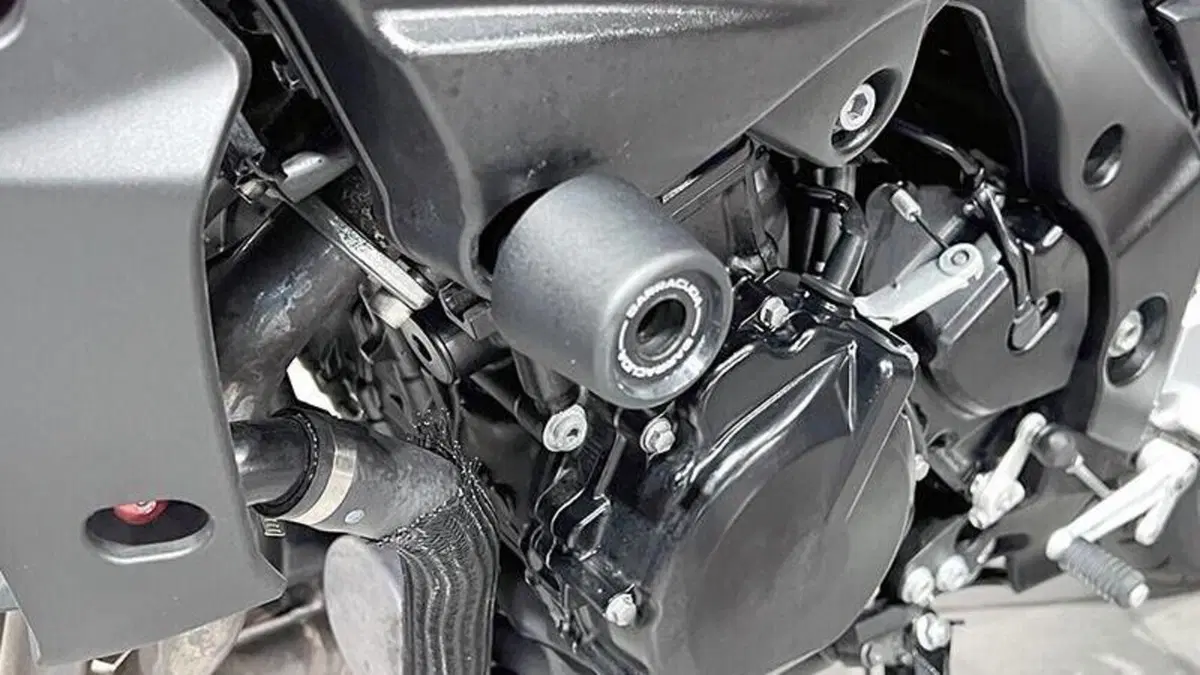Suzuki GSR 600 (2006 - 11)  (3)