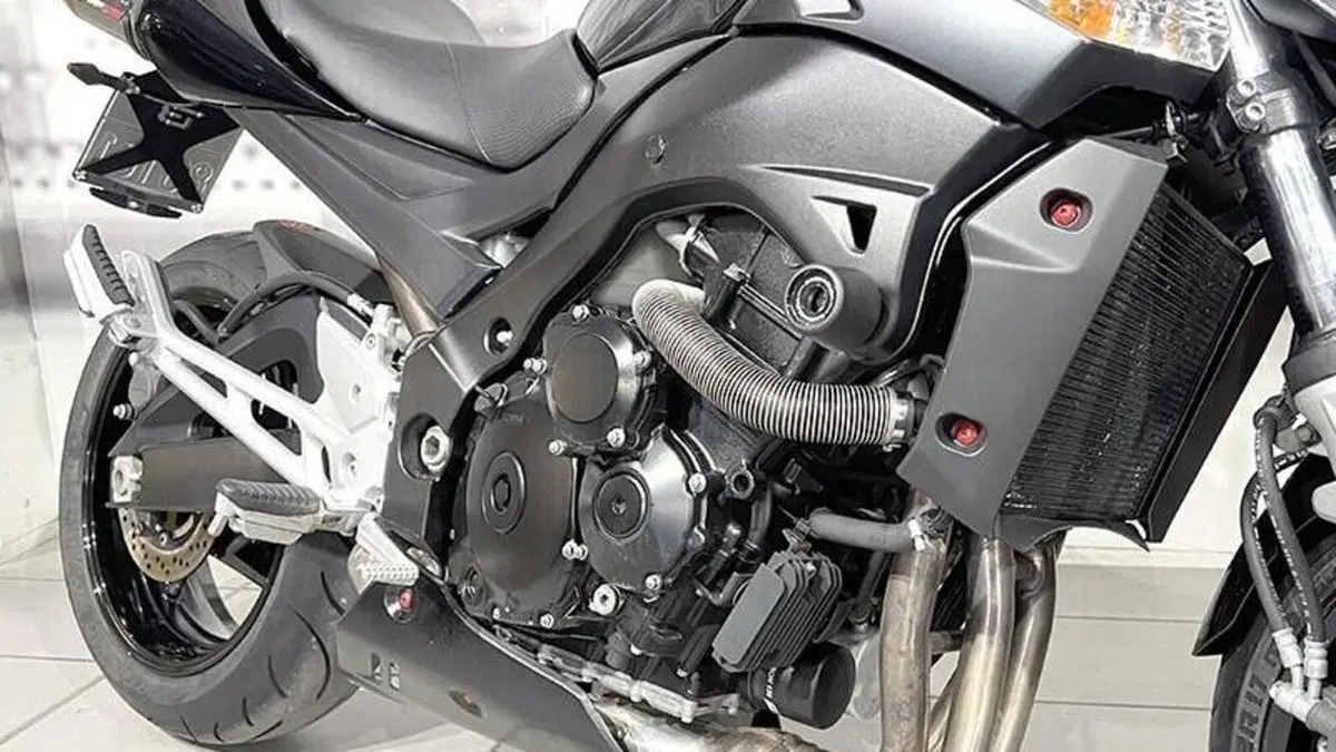 Suzuki GSR 600 (2006 - 11)  (4)