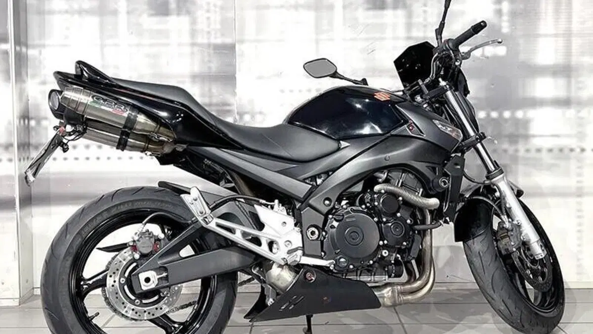 Suzuki GSR 600 (2006 - 11)  (8)