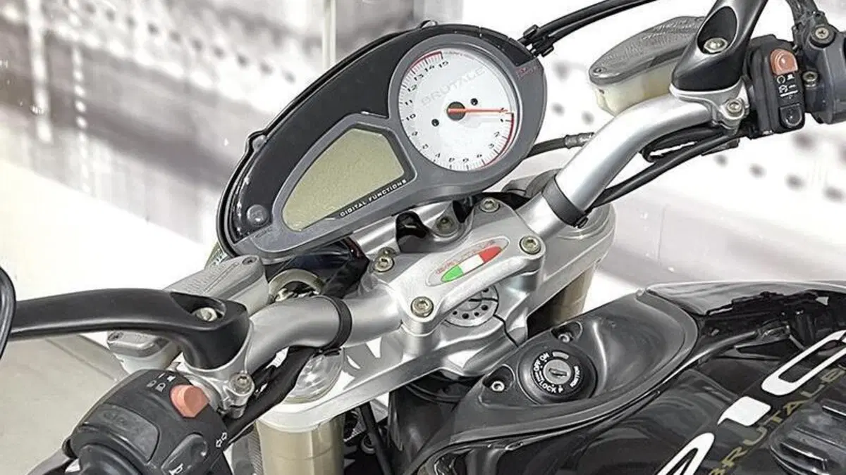 MV Agusta Brutale 910 S (2005 - 11)  (6)