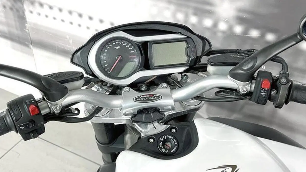 MV Agusta Brutale 990 R (2009 - 12)  (5)